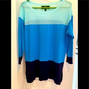 C Wonder knit top works best w/white pants/jeans